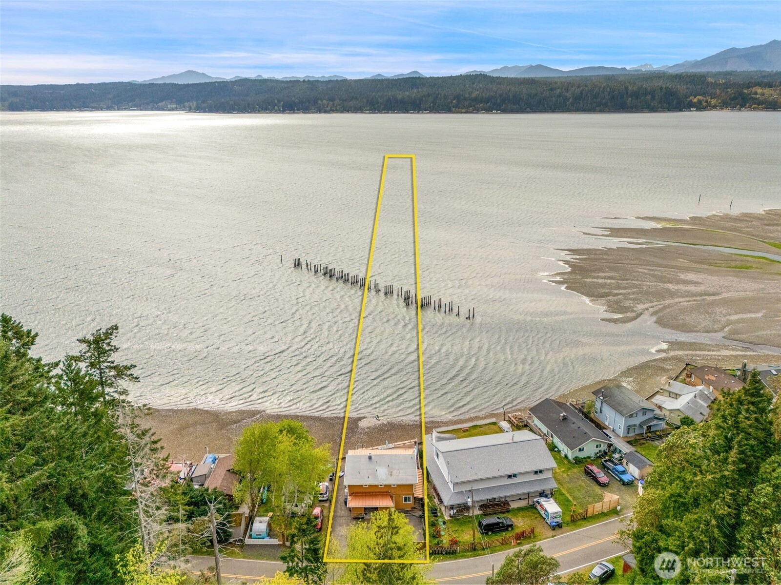 18651 Northeast North Shore Road Tahuya, WA 98588 - Photo 4 of 39