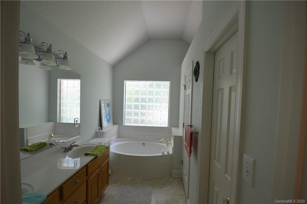 5625 Plantation Ridge Road Charlotte, NC 28214 - Photo 20 of 26 Gallery Image 20
