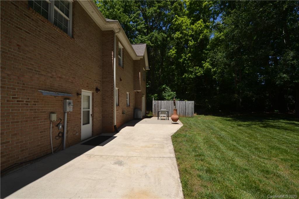 5625 Plantation Ridge Road Charlotte, NC 28214 - Photo 8 of 26 Gallery Image 8