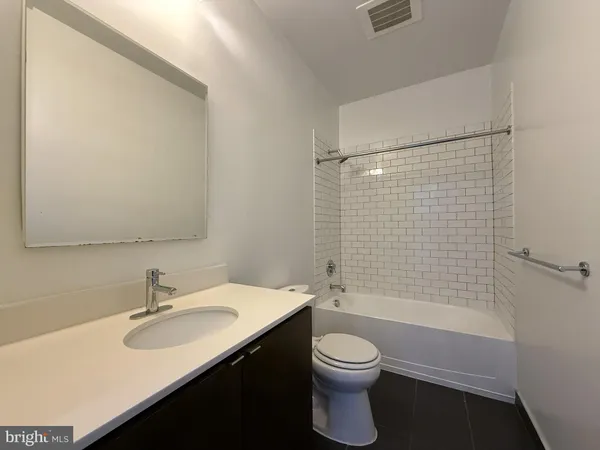 $2,400 | 1250 9th Street Northwest, Unit 218, Washington, DC 20001