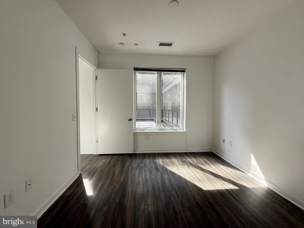 $2,400 | 1250 9th Street Northwest, Unit 218, Washington, DC 20001