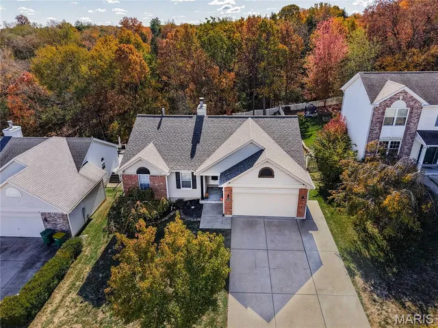 $325,000 | 1095 Schumacher Road, Fenton, MO 63026