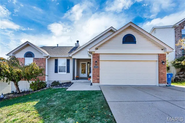 $325,000 | 1095 Schumacher Road, Fenton, MO 63026