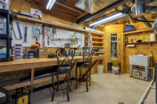 $325,000 | 1095 Schumacher Road, Fenton, MO 63026