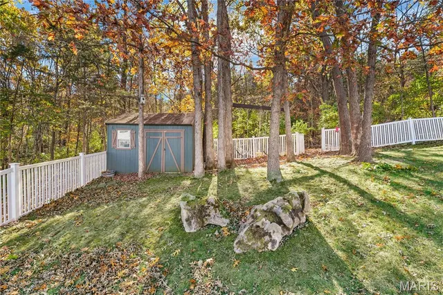 $325,000 | 1095 Schumacher Road, Fenton, MO 63026