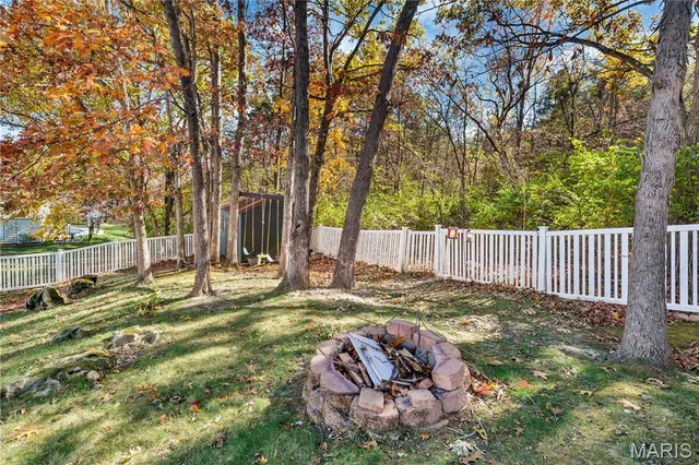 $325,000 | 1095 Schumacher Road, Fenton, MO 63026