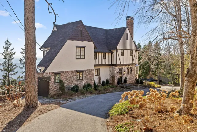$2,075,000 | 185 Gnome Trail, Lookout Mountain, GA 30750