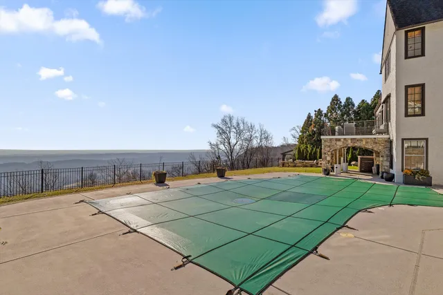 $2,075,000 | 185 Gnome Trail, Lookout Mountain, GA 30750