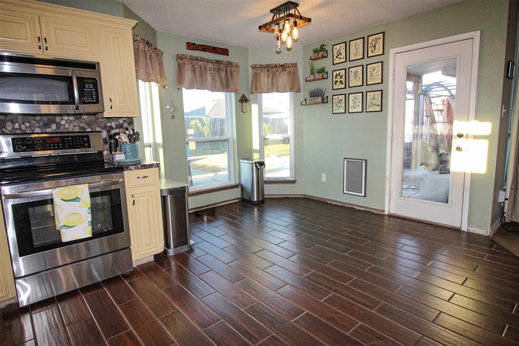 1608 Tyler Terrace Mansfield, TX 76063 - Photo 7 of 24