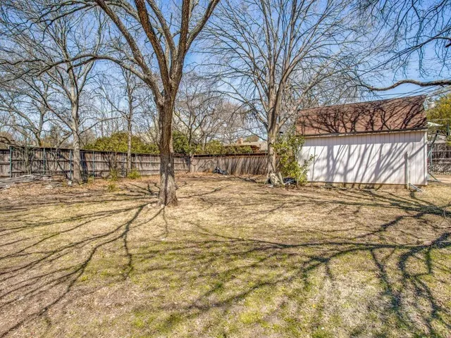 $800 | 7027 Alpha Road, Unit 1, Dallas, TX 75240