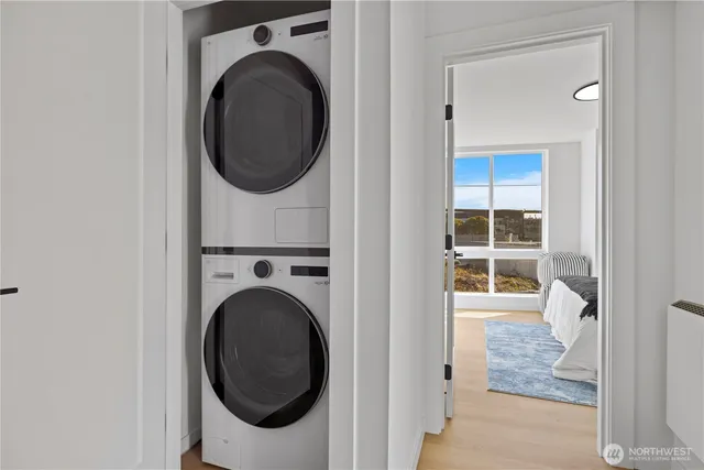 $1,350,000 | 3421 Albion Place North, Seattle, WA 98103