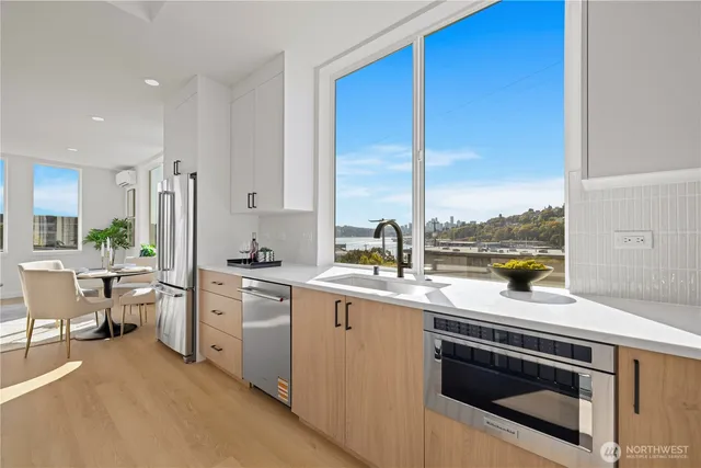 $1,350,000 | 3421 Albion Place North, Seattle, WA 98103