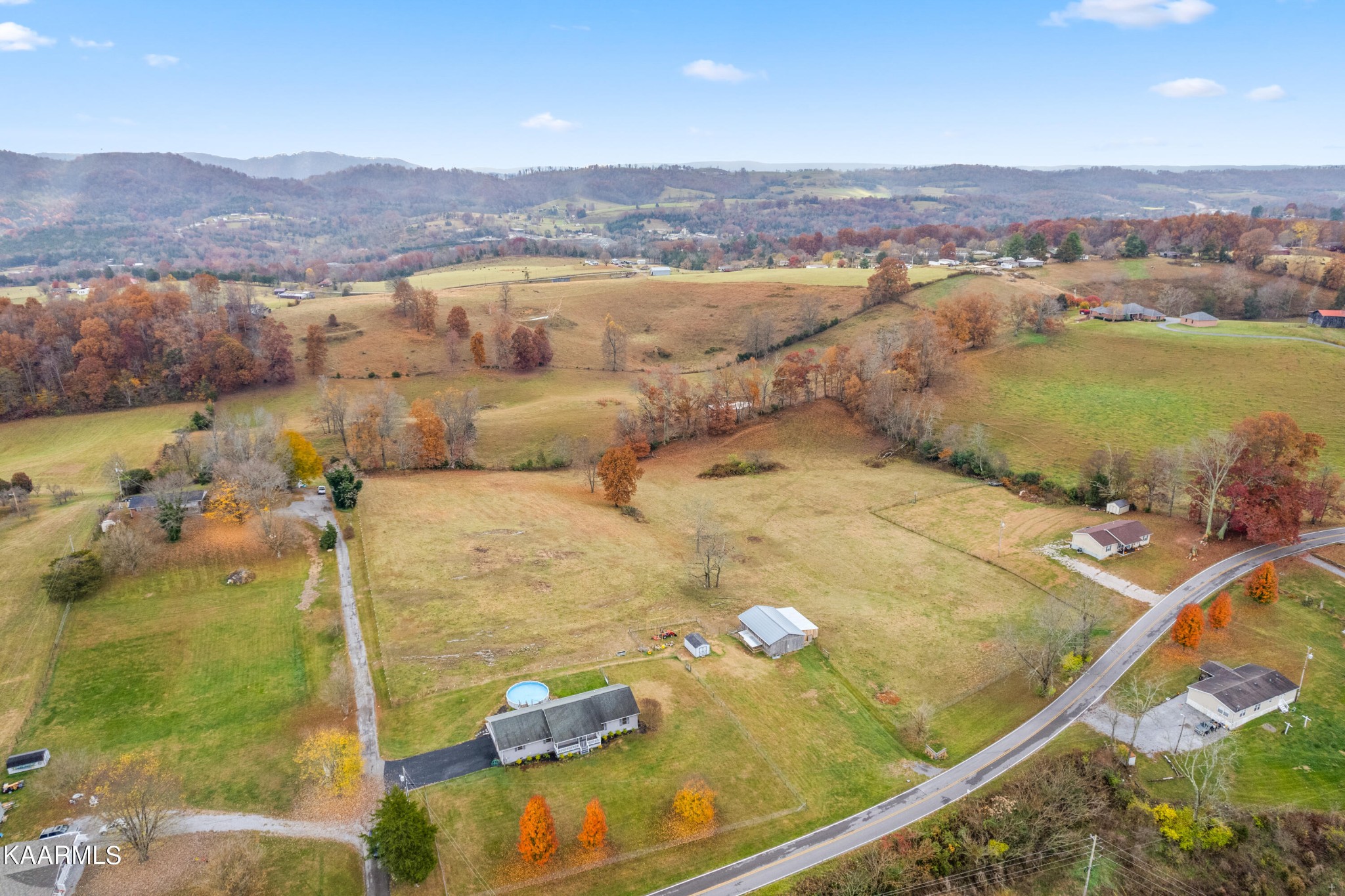 250 Murphy Mill Road Tazewell, TN 37879 - Photo 4 of 38 Gallery Image 4
