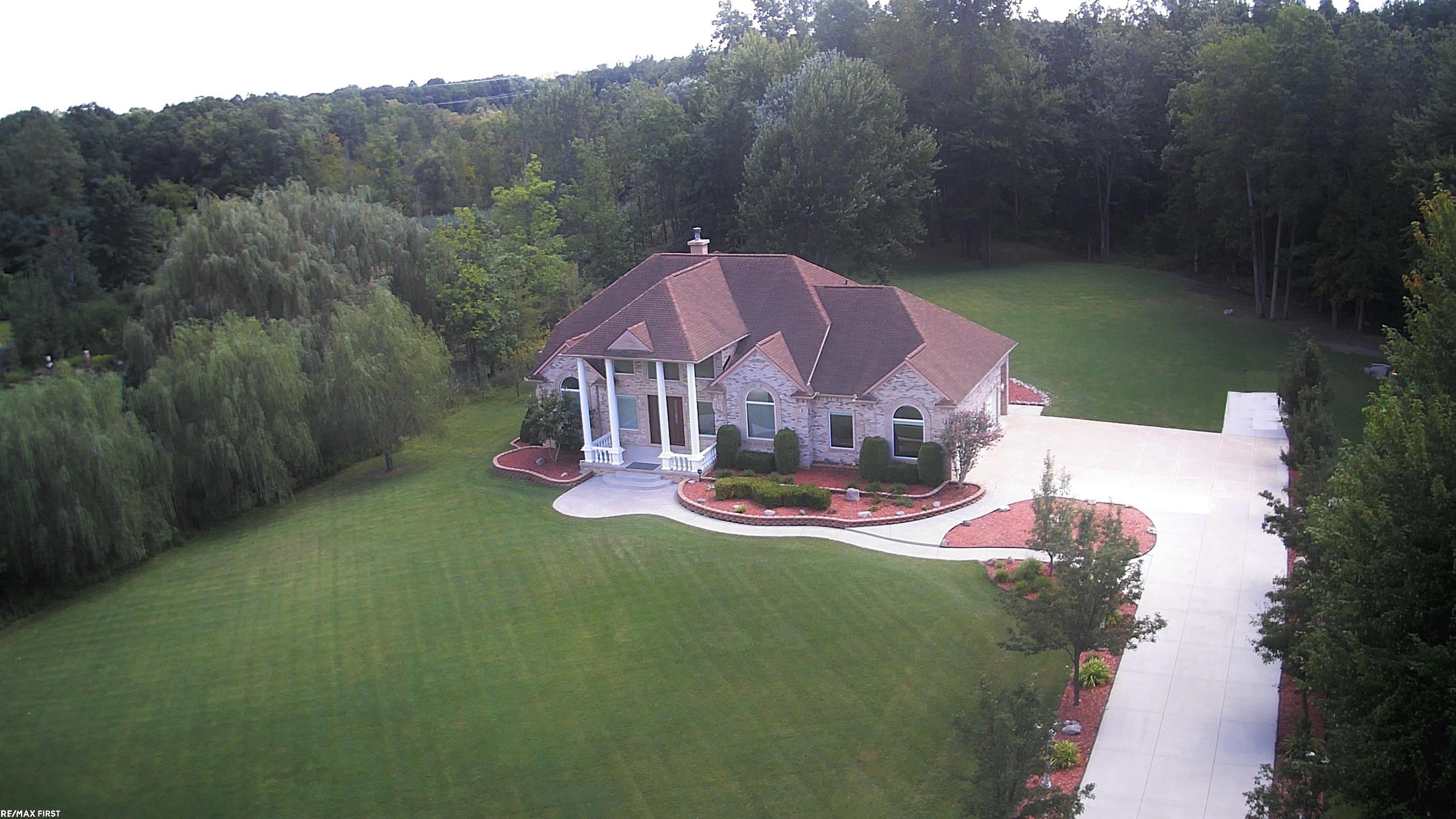 400 East Romeo Road Oakland, MI 48363 - Photo 4 of 85 50186573-f3b22e58-c801-487c-8647-a135ab45484e.JPG