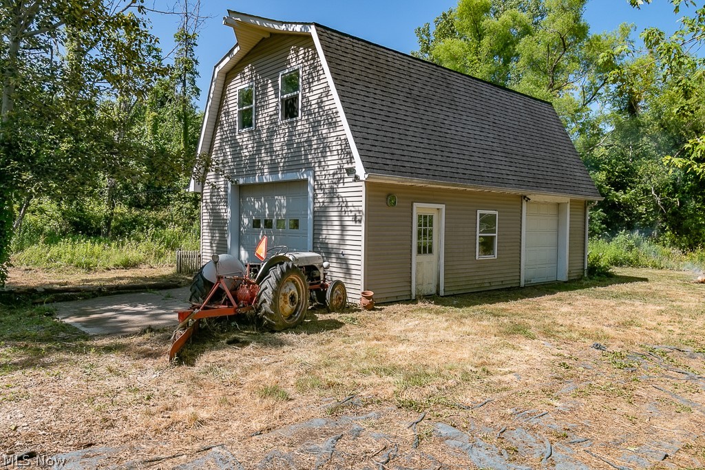 2129 Lafevre Road Geneva, OH 44041 - Photo 4 of 33 Barn has two levels and multiple entry's
