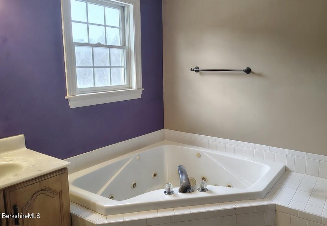 867 Notch Road Cheshire, MA 01225 - Photo 26 of 33 Primary Jet Tub