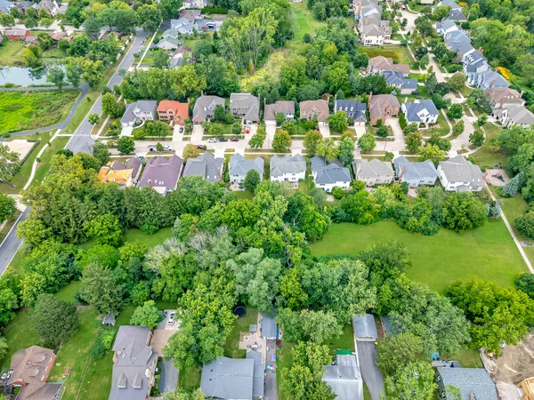 $825,000 | 5725 South Wilmette Avenue, Westmont, IL 60559