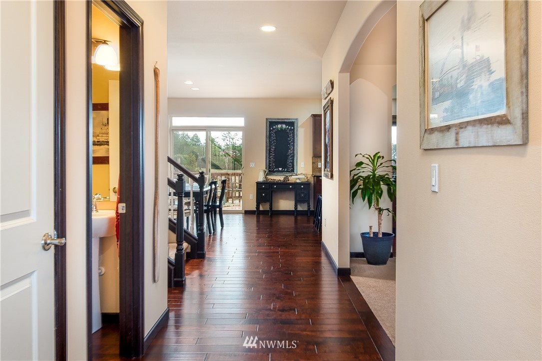 960 Lyle Ridge Circle Oak Harbor, WA 98277 - Photo 2 of 25 Gallery Image 2