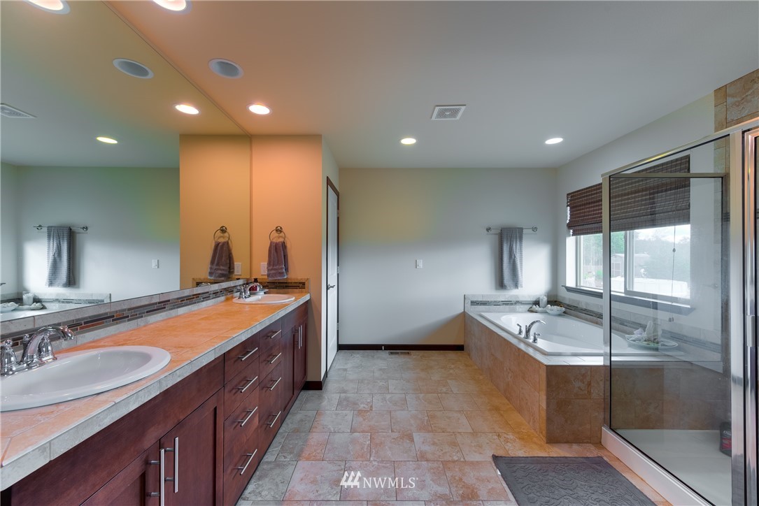 960 Lyle Ridge Circle Oak Harbor, WA 98277 - Photo 16 of 25 Gallery Image 16
