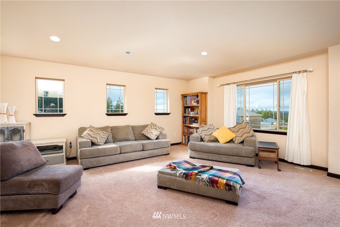 960 Lyle Ridge Circle Oak Harbor, WA 98277 - Photo 10 of 25 Gallery Image 10