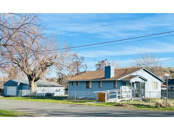 $279,000 | 103 Southeast 17th Avenue, Milton Freewater, OR 97862
