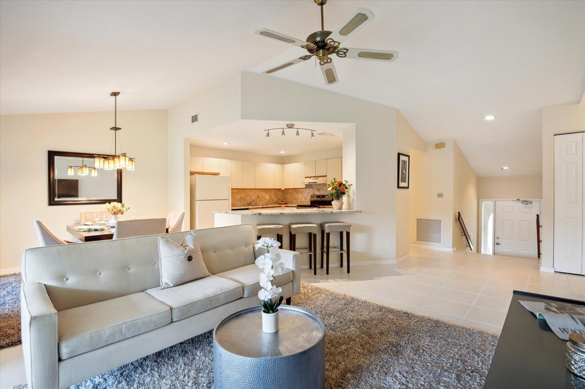 5750 Coach House Circle, Unit G Boca Raton, FL 33486 - Photo 5 of 19 05-Holtzheuser-5750 Coach House Cir G-5