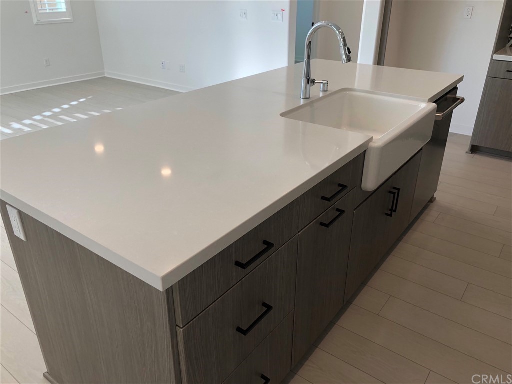 45283 Via Vela Temecula, CA 92592 - Photo 4 of 26 a close view of sink and tap