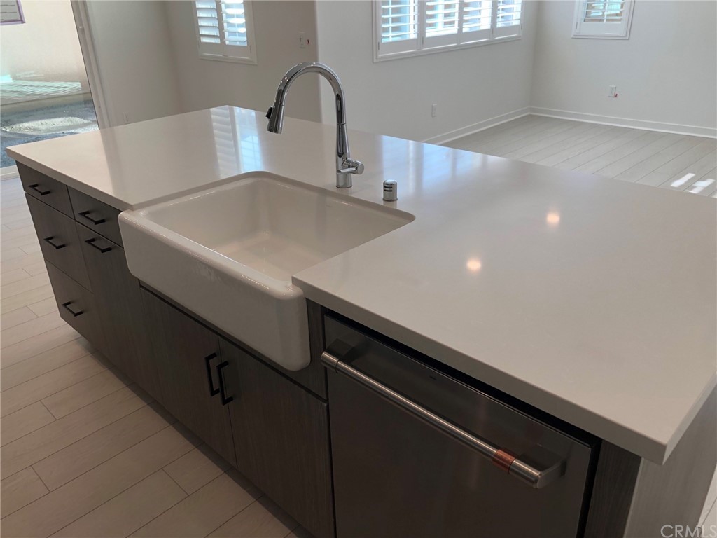 45283 Via Vela Temecula, CA 92592 - Photo 6 of 26 a close view of sink and tap