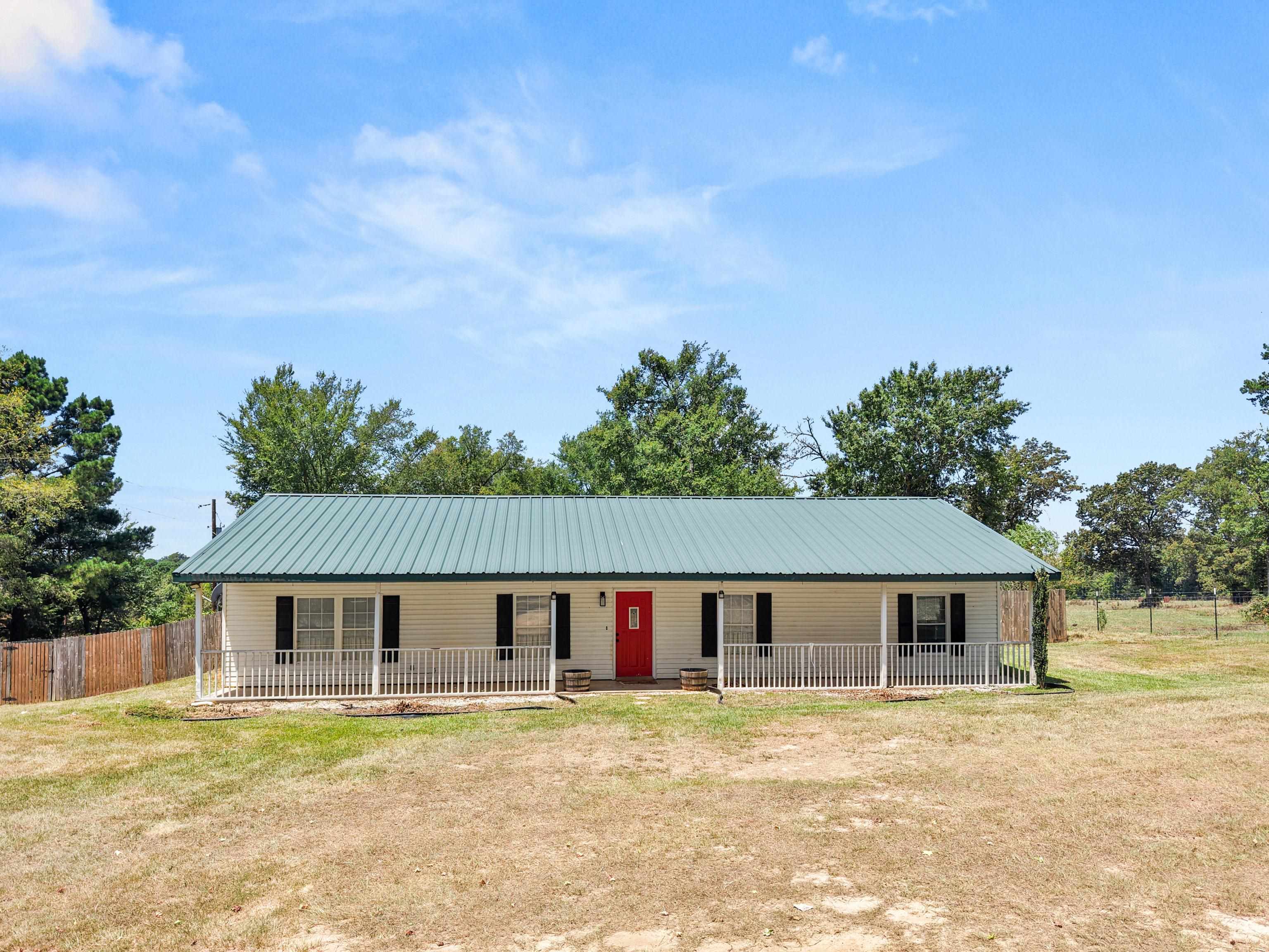 2672 Elk Road Gilmer, TX 75644 - Photo 5 of 25 Gallery Image 5
