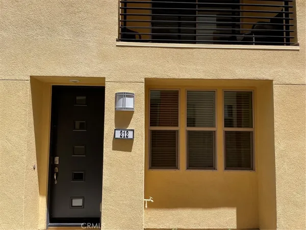 $1,029,800 | 212 Paramount, Irvine, CA 92618