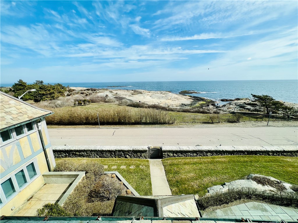 61 Ledge Road, Unit H Newport, RI 02840 - Photo 11 of 30