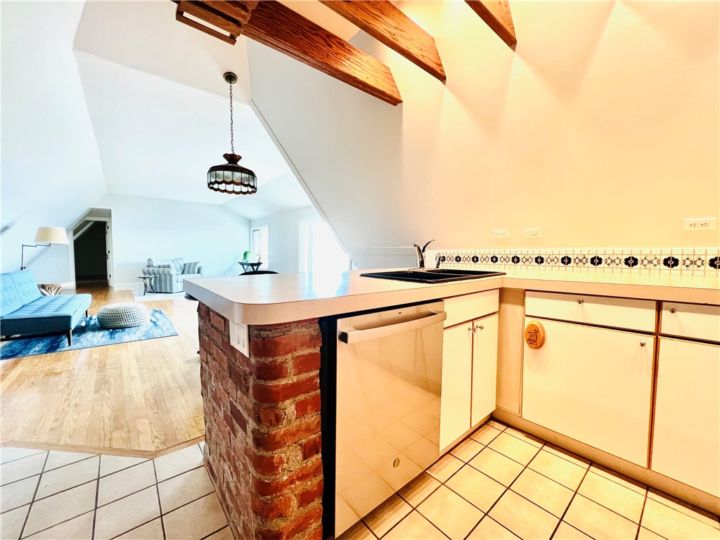 61 Ledge Road, Unit H Newport, RI 02840 - Photo 14 of 30