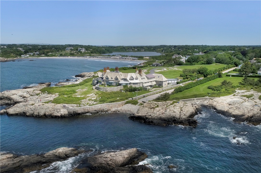 61 Ledge Road, Unit H Newport, RI 02840 - Photo 2 of 30