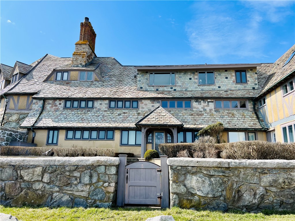 61 Ledge Road, Unit H Newport, RI 02840 - Photo 4 of 30