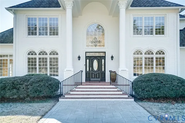 a house view with a outdoor space
