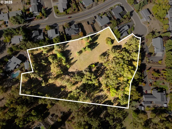 $847,000 | 1219 Junker Avenue, Roseburg, OR 97470