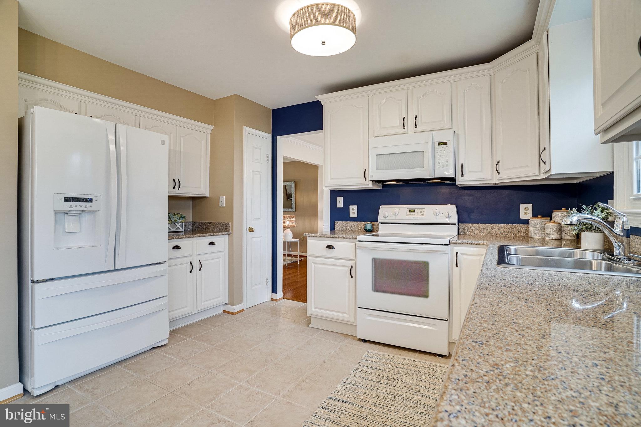 6804 Bluecurl Circle Springfield, VA 22152 - Photo 6 of 36