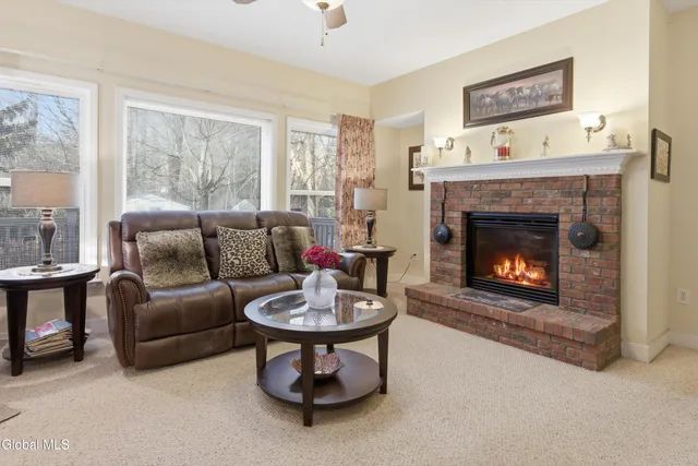 $647,777 | 12 Patriot Circle, Clifton Park, NY 12065