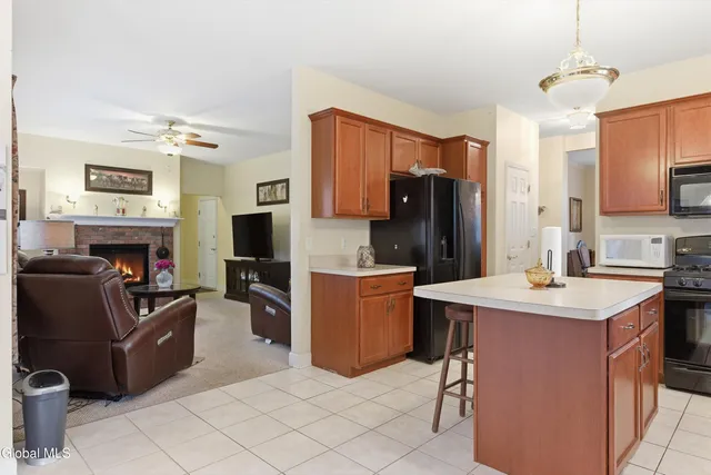 $647,777 | 12 Patriot Circle, Clifton Park, NY 12065