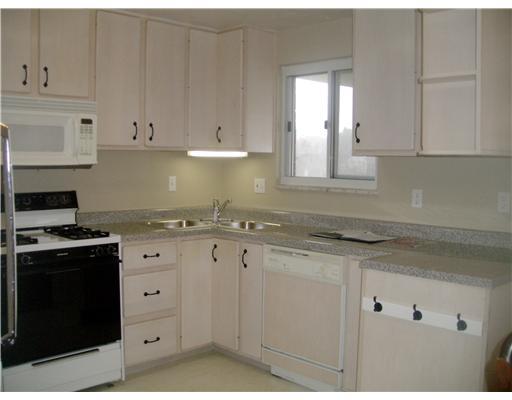 584 Lindsay Road Carnegie, PA 15106 - Photo 5 of 16 Kitchen.