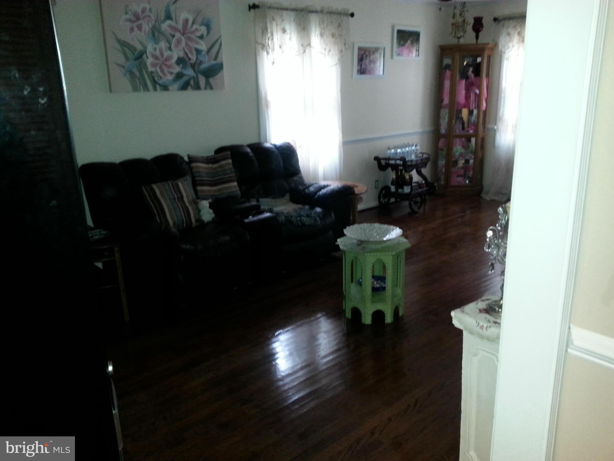 12815 Maple Street Silver Spring, MD 20904 - Photo 6 of 28 Living Room