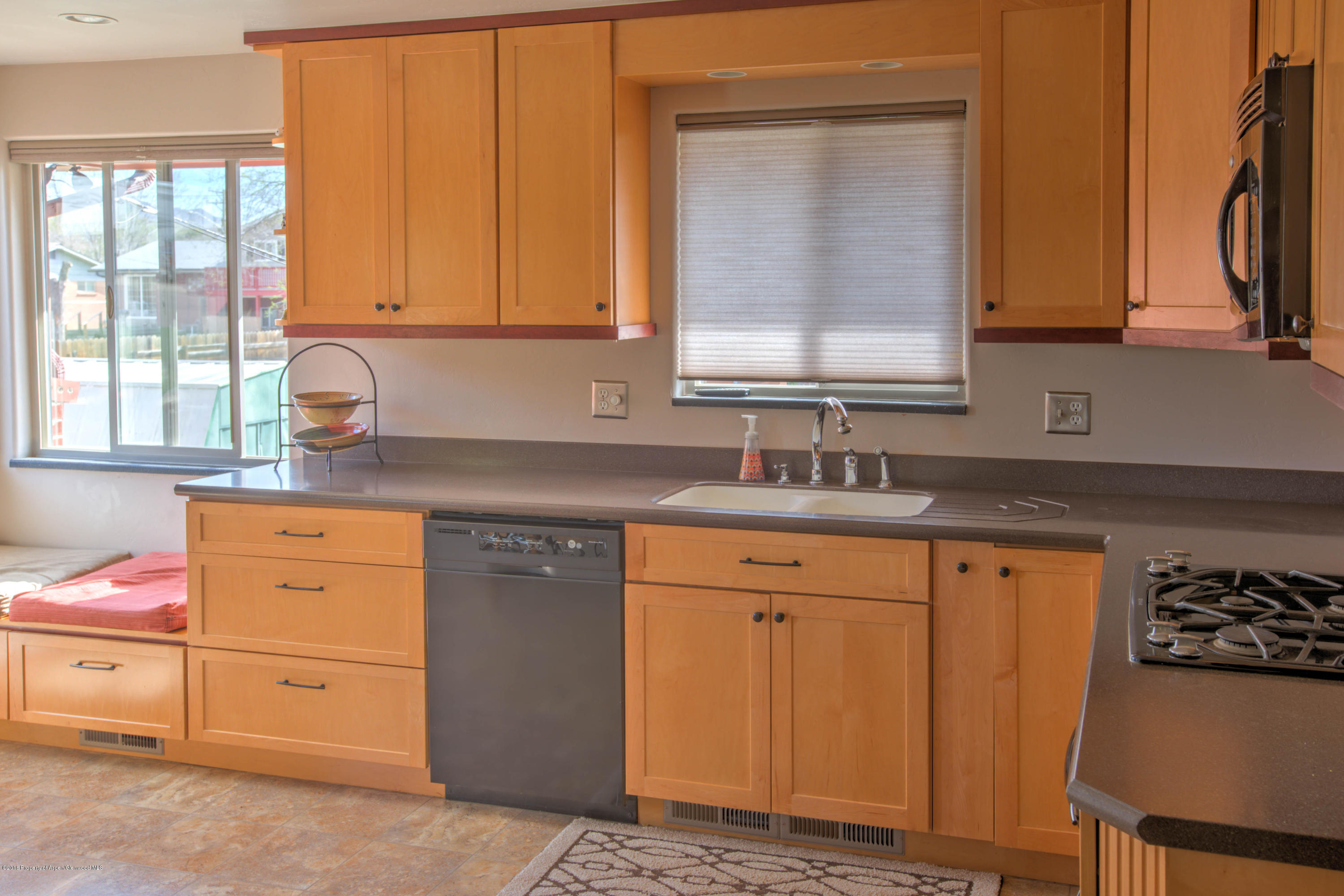306 McCarron Avenue Rifle, CO 81650 - Photo 5 of 19 Kitchen