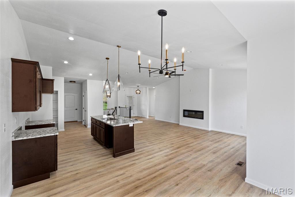 808 Turnberry Road Belleville, IL 62223 - Photo 9 of 37