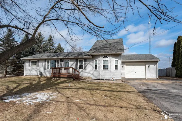 $215,000 | 330 East Rauch Road, Temperance, MI 48182