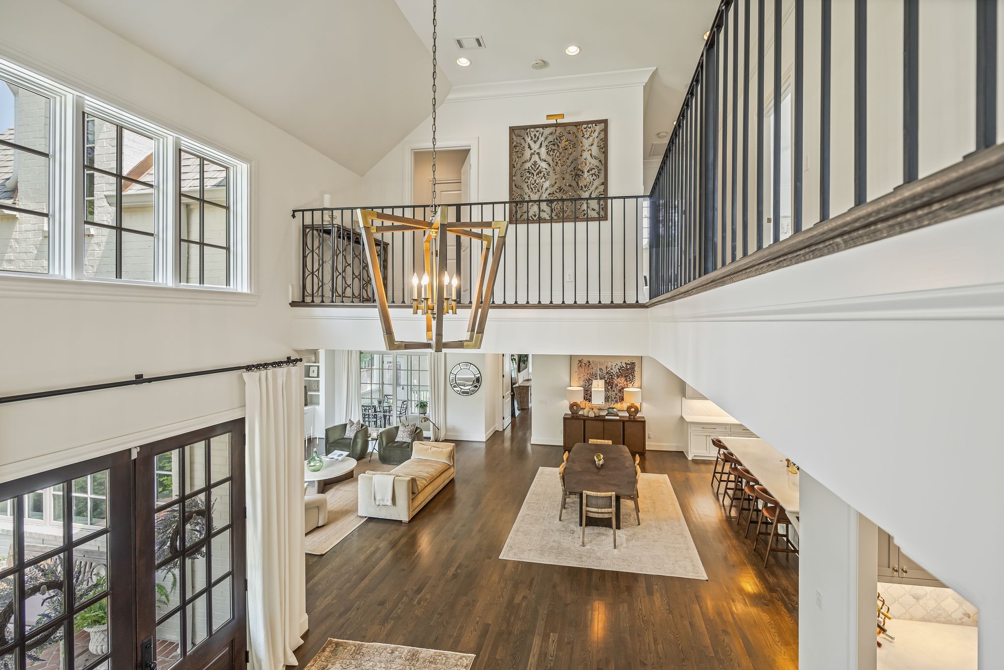 154 A Cheek Road Nashville, TN 37205 - Photo 33 of 61 a view of entryway and hall with wooden floor