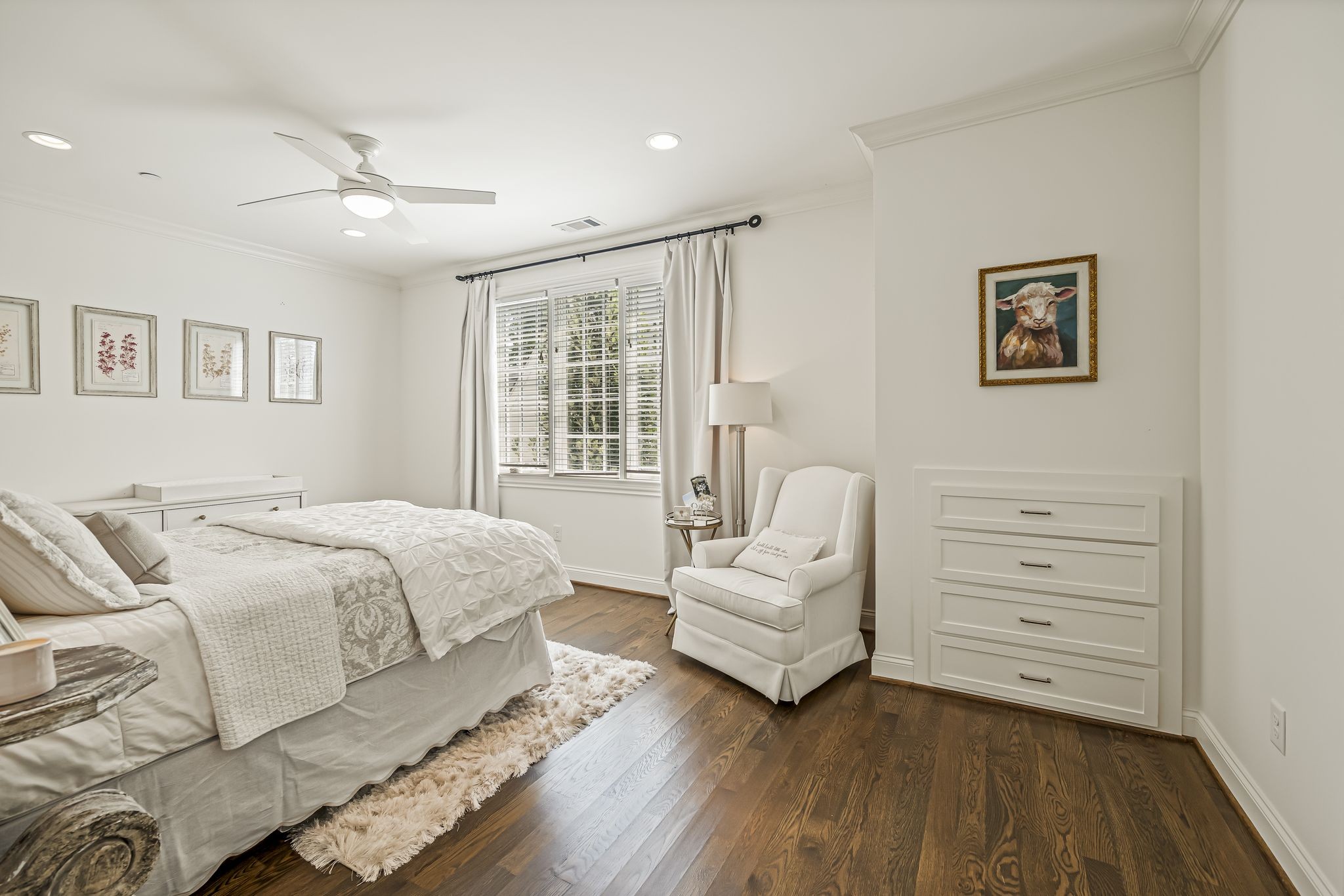 154 A Cheek Road Nashville, TN 37205 - Photo 39 of 61 a spacious bedroom with a bed and a couch
