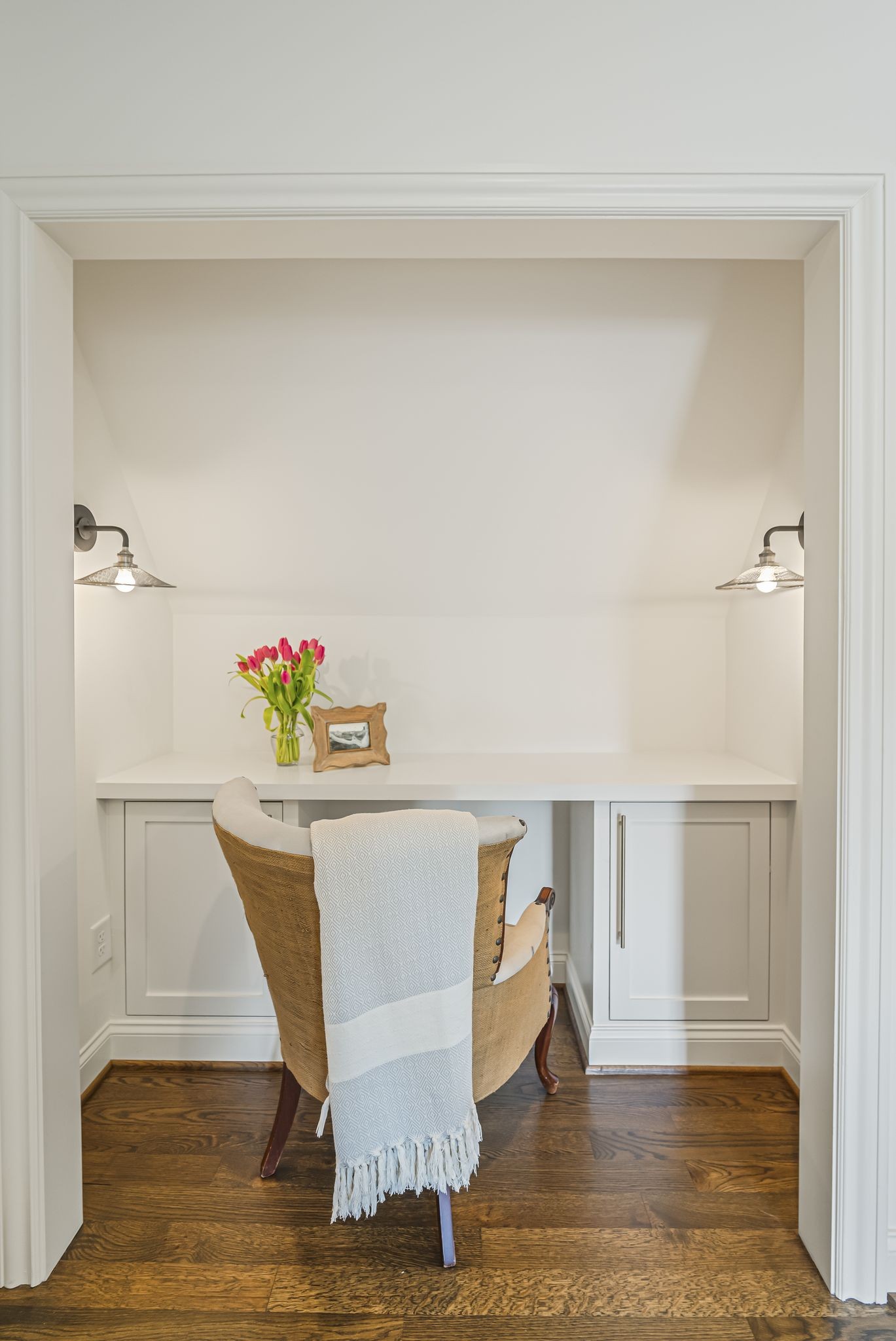 154 A Cheek Road Nashville, TN 37205 - Photo 49 of 61 a workspace with furniture and wooden floor