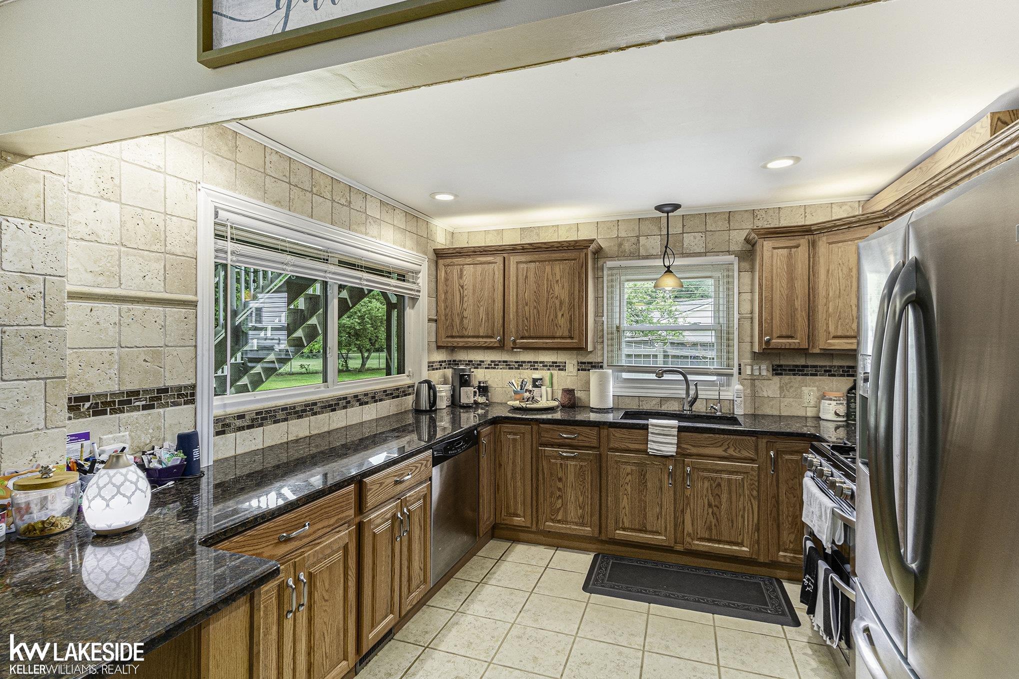 3200 Spring Meadow Drive Rochester, MI 48306 - Photo 11 of 33