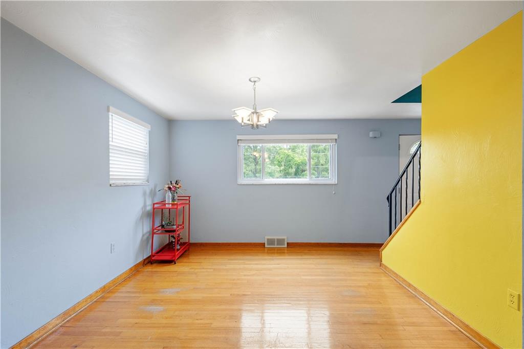 174 Seavey Road Pittsburgh, PA 15223 - Photo 5 of 28 Gallery Image 5