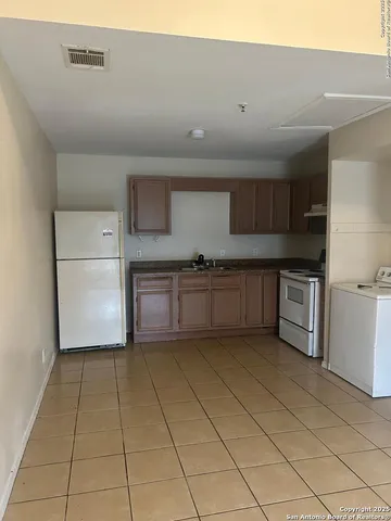 $800 | 7637 Windsor Oaks, San Antonio, TX 78239
